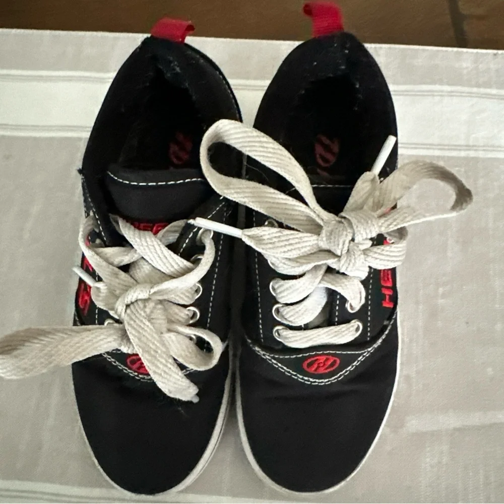 HEELYS Black Red Youth Size 13 Little Kid